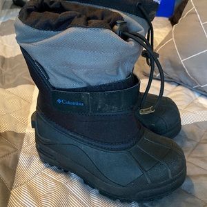 Columbia waterproof snow boots size 11.